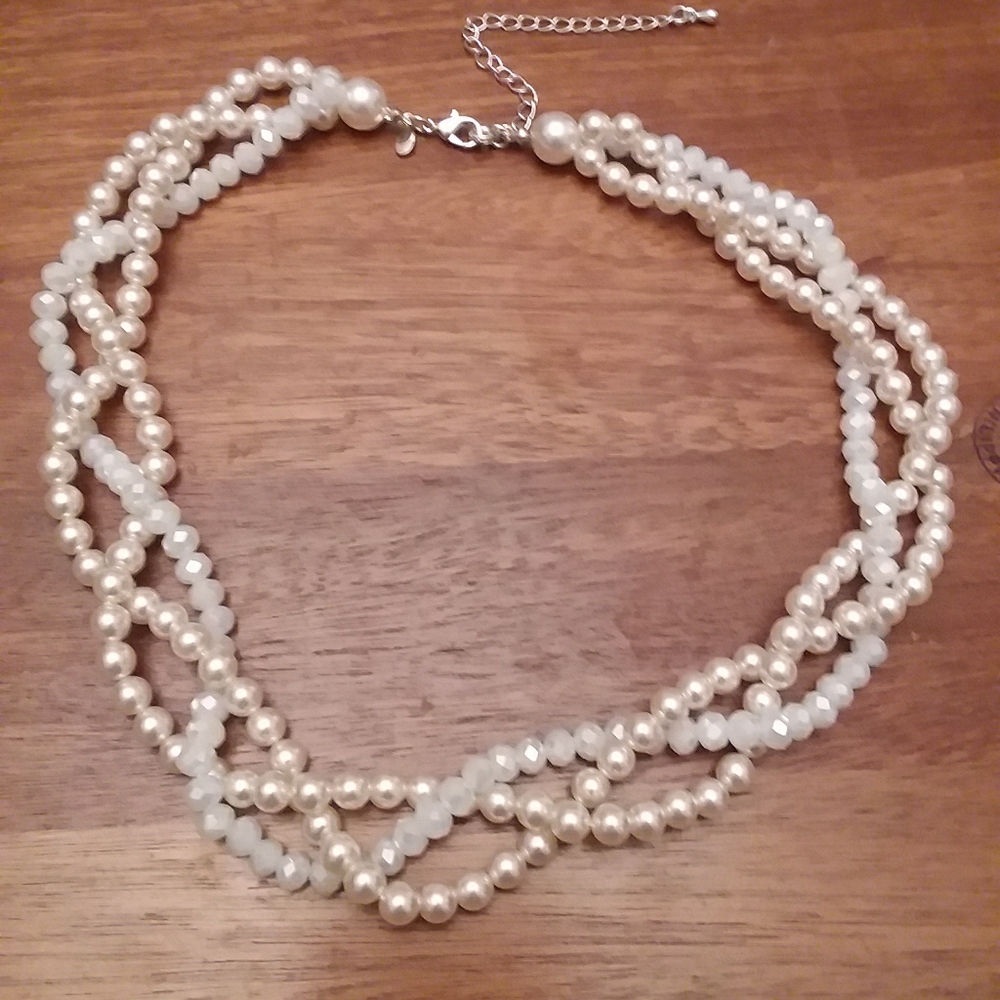 A309, Rmn, CHOKER, 16" long, white pearls